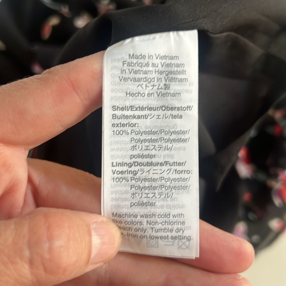 NWT. Madewell, small, Floral Black Blouse, V-neck - Picture 8 of 11